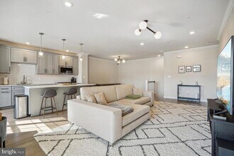 23245 Milltown Knoll Square in Ashburn, VA - Building Photo - Building Photo