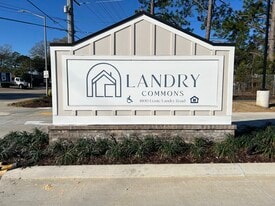 Landry Commons in Lafayette, LA - Building Photo