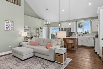 534 Sudbury Cir in Oswego, IL - Building Photo - Building Photo