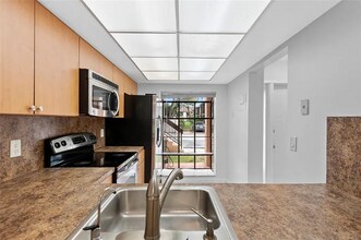 2355 SW 15th St, Unit #75 in Deerfield Beach, FL - Building Photo - Building Photo