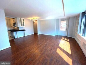1021 Arlington Blvd in Arlington, VA - Building Photo - Building Photo