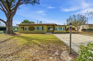 3022 Hickory St in Winter Haven, FL - Building Photo
