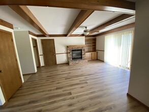 7009 Longmeadow Rd in Madison, WI - Building Photo - Building Photo