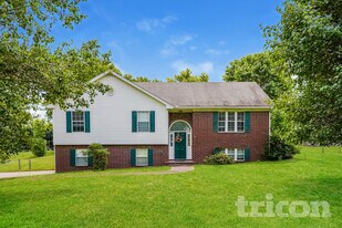 1005 Falcon Crest in Gallatin, TN - Building Photo