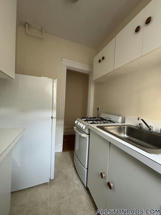 1152 Commonwealth Ave in Boston, MA - Building Photo - Building Photo