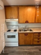516 NW A St in Grants Pass, OR - Building Photo - Building Photo