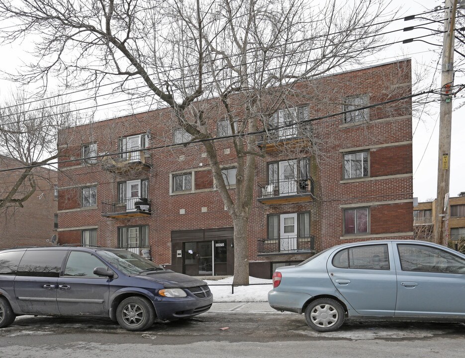 3275 Goyer in Montréal, QC - Building Photo