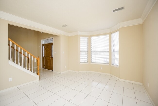 property at 822 Hyacinth Pl