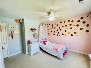 2103 N Vine Cir in Hanford, CA - Building Photo - Building Photo