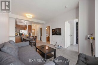 18 Holmes Ave in Toronto, ON - Building Photo - Building Photo