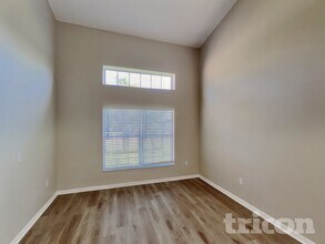 5421 Dahlia Reserve Dr in Kissimmee, FL - Foto de edificio - Building Photo