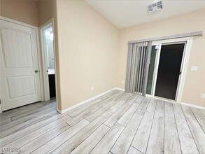 5660 Alta Peak Ct in Las Vegas, NV - Building Photo - Building Photo