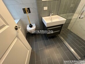 88 Myrtle St, Unit 6 in Boston, MA - Building Photo - Building Photo