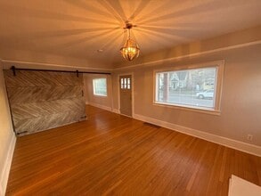 1615 D St NE in Salem, OR - Building Photo - Building Photo