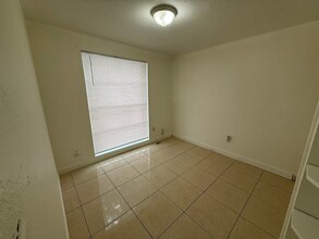 10203 Carriage Glen Ct in Tampa, FL - Building Photo - Building Photo