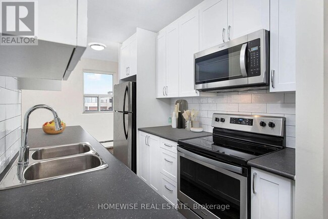 2360-2360 Birchmount Rd in Toronto, ON - Building Photo - Building Photo