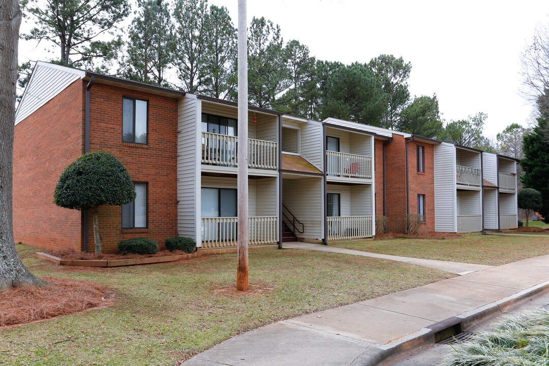 Deer Hill I & II Apartments in Huntersville, NC - Building Photo