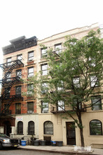 Riverview Gardens in New York, NY - Foto de edificio - Building Photo