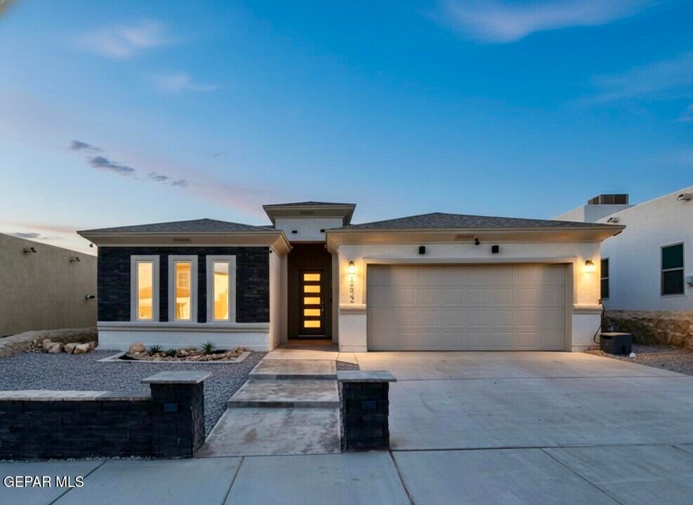 12622 Amesbury in El Paso, TX - Building Photo
