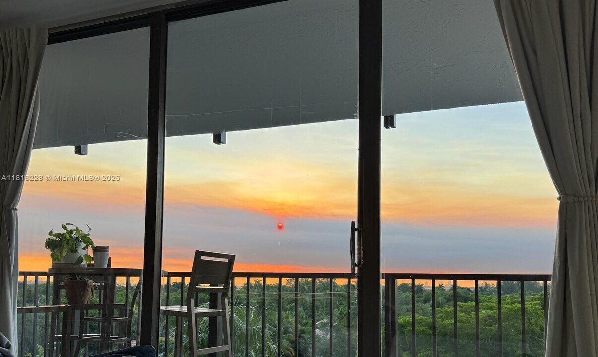 5701 Biscayne Blvd in Miami, FL - Foto de edificio