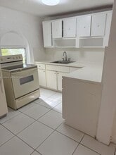2267 SW 16th St in Miami, FL - Building Photo - Building Photo