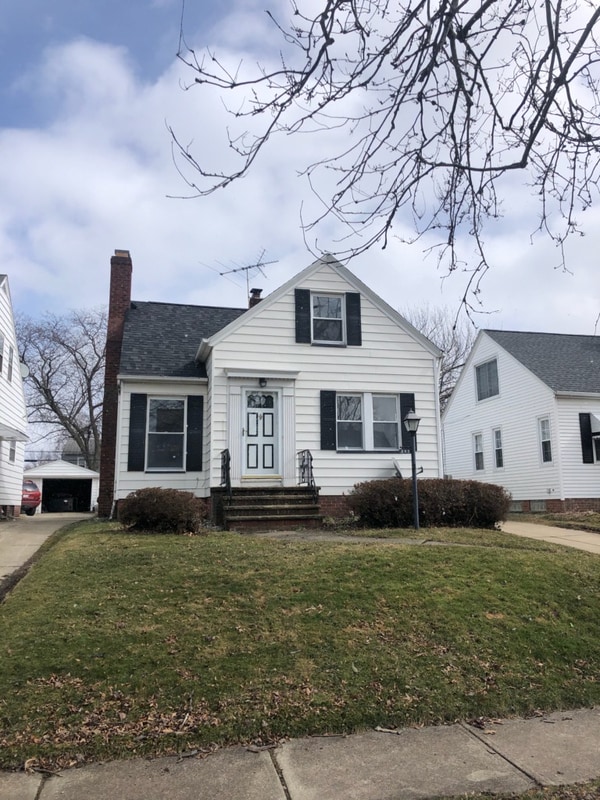 345 E 211th St in Euclid, OH - Foto de edificio - Building Photo