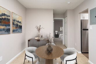 Apartments at Bel Air in Bel Air, MD - Foto de edificio - Building Photo