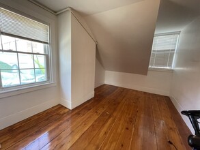 22 Maverick St, Unit #2 in Boston, MA - Building Photo - Building Photo