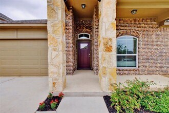 2424 Lobo Landing Cove in Andice, TX - Foto de edificio - Building Photo
