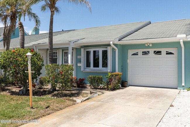 302 Emerald Pl E