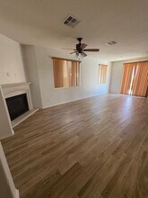 31572 Blossom Hill Ct in Murrieta, CA - Foto de edificio - Building Photo