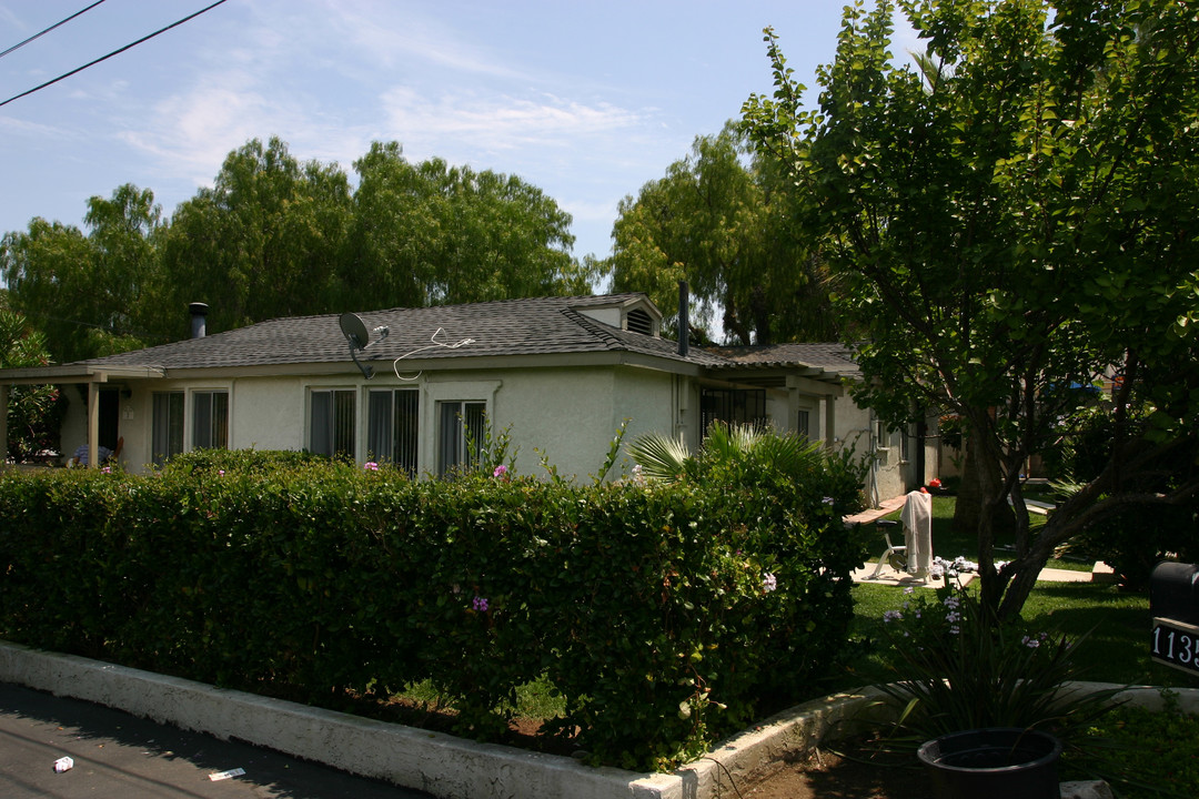 1135 S Santa Fe Ave in Vista, CA - Building Photo