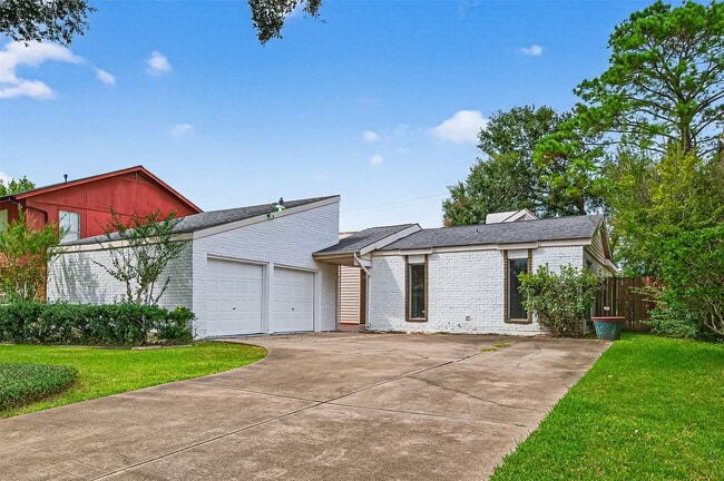 property at 2042 Hilton Head Dr