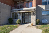 6636 W 65th St in Chicago, IL - Foto de edificio - Building Photo