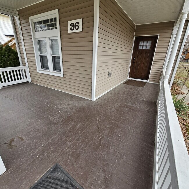 36 Ahrens St in Mount Clemens, MI - Building Photo - Building Photo