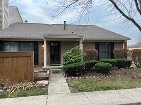 39930 Crosswinds Rd in Novi, MI - Building Photo