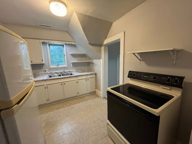 property at 605 N State St