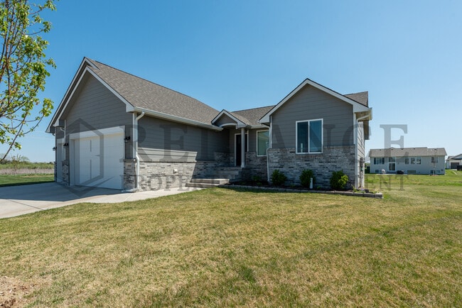 1558 N Aster Cir in Andover, KS - Building Photo - Building Photo