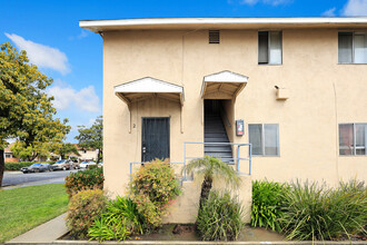 252 S 7th St in Montebello, CA - Foto de edificio - Building Photo