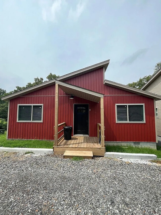 7002 Old Tom Box Rd, Unit B