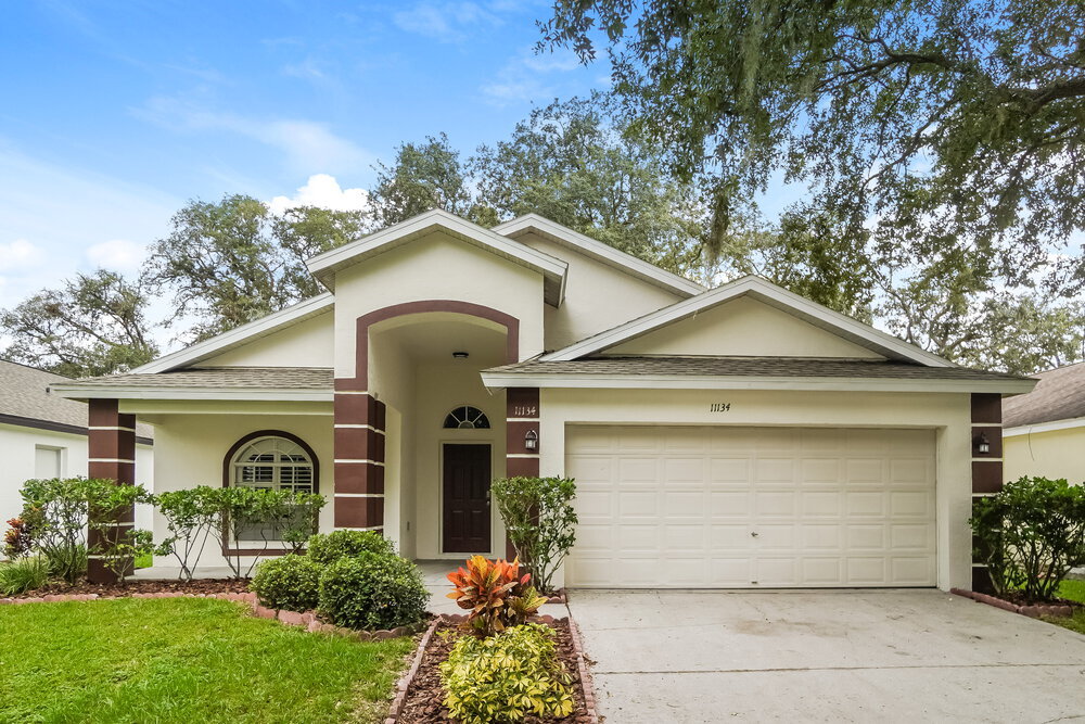 11134 Indian Oaks Dr in Tampa, FL - Building Photo