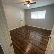 2822 English Colony Dr in Webster, TX - Building Photo - Building Photo