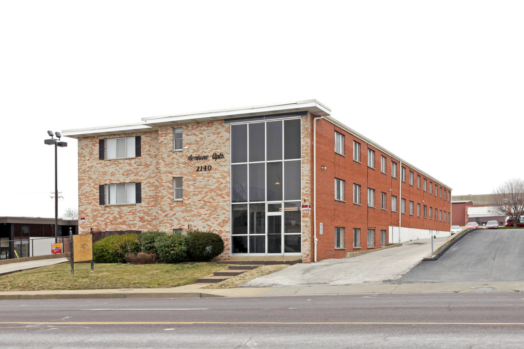 Hampton Apartments in St. Louis, MO - Building Photo