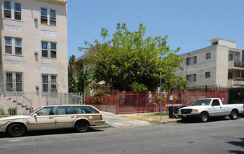 3033 Leeward Ave in Los Angeles, CA - Building Photo - Building Photo