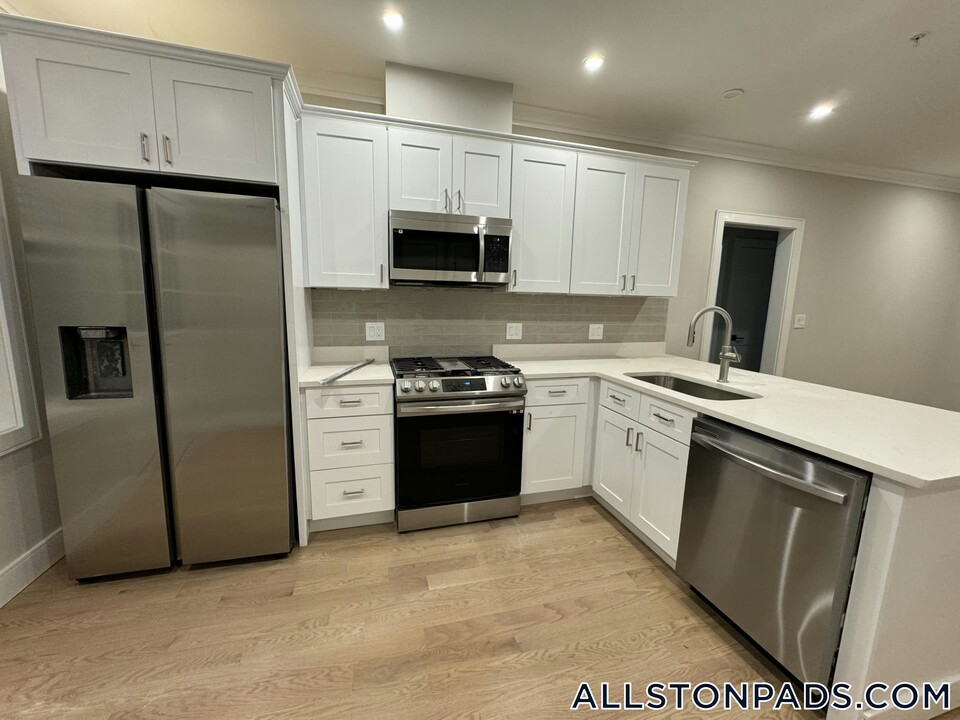 161 Allston St in Boston, MA - Building Photo