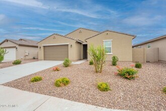 3104 Bee Trl in San Tan Valley, AZ - Building Photo - Building Photo