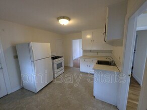 192 Holbrook Rd in Quincy, MA - Building Photo - Building Photo