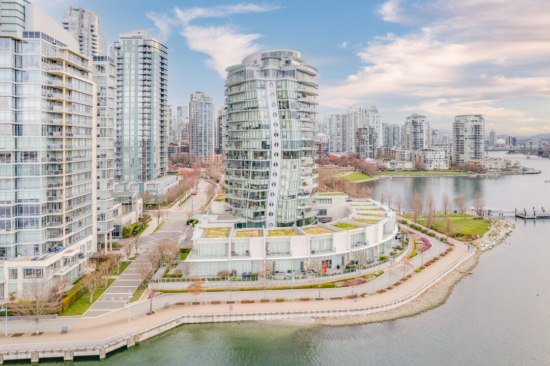 The Erickson in Vancouver, BC - Building Photo