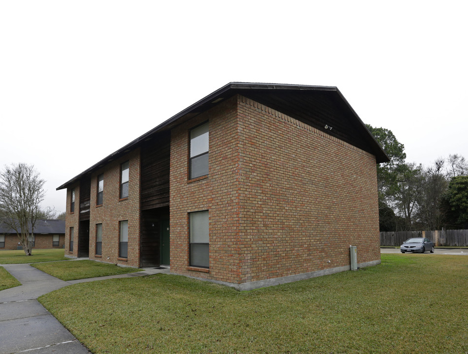 Village South Townhomes in Broussard, LA - Building Photo