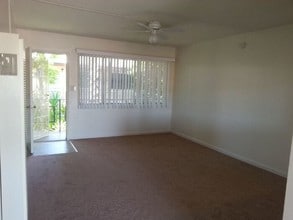 4436 Rosebud Ln-Unit -B in La Mesa, CA - Building Photo - Building Photo
